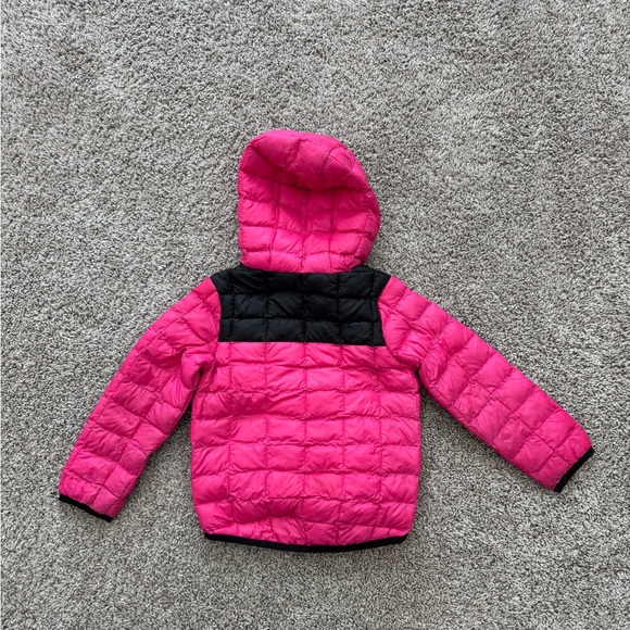The North Face Fuchsia Quilted Jacket - Picture 3 of 3